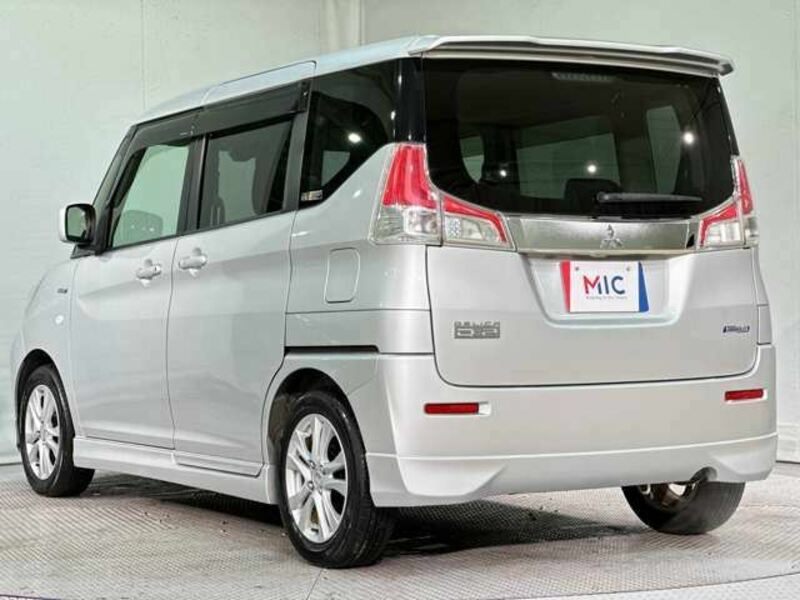 DELICA D2