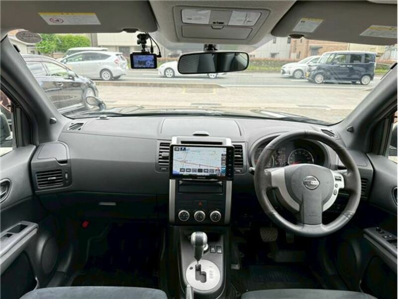 X-TRAIL-1