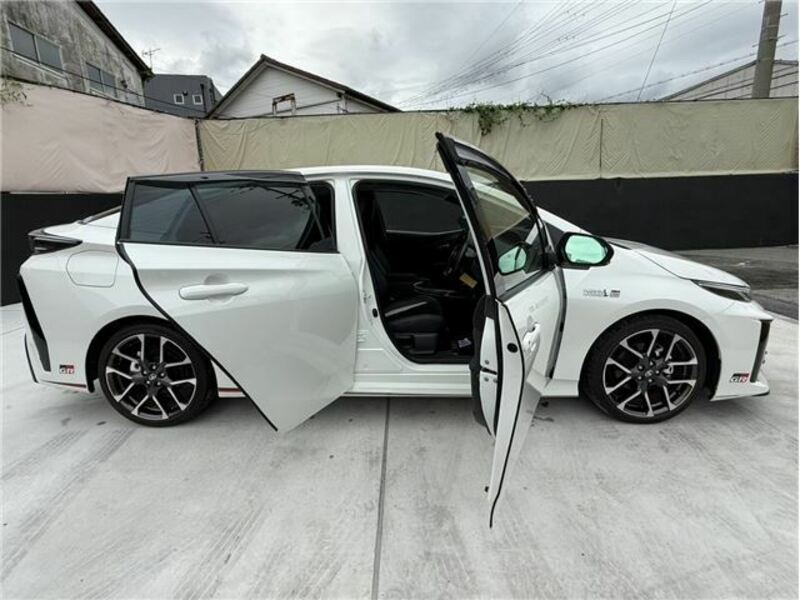 PRIUS PHV