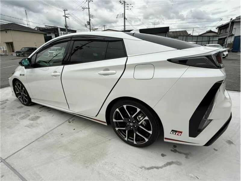 PRIUS PHV