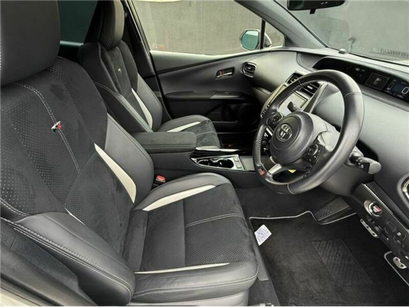 PRIUS PHV