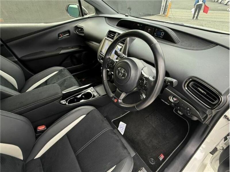 PRIUS PHV