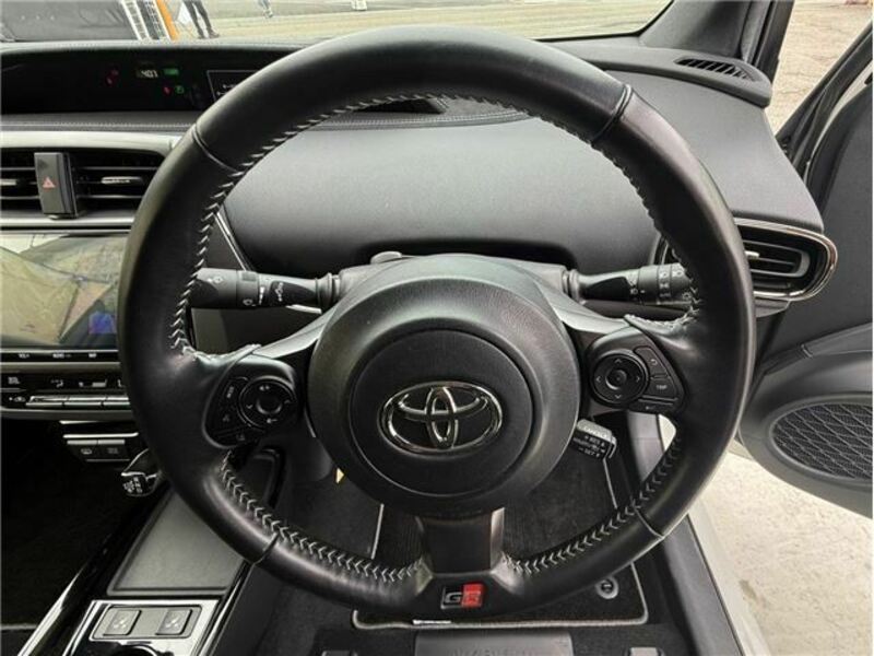 PRIUS PHV