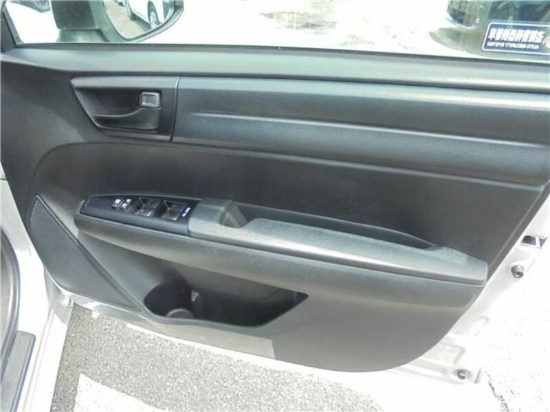 COROLLA AXIO
