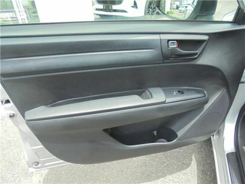 COROLLA AXIO