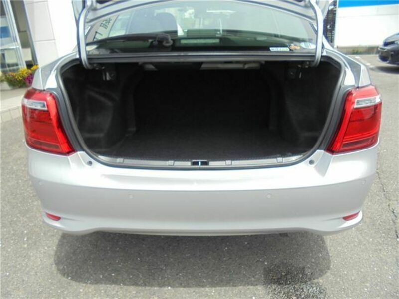 COROLLA AXIO