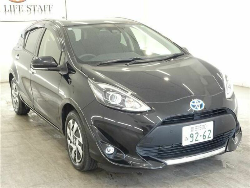 TOYOTA　AQUA