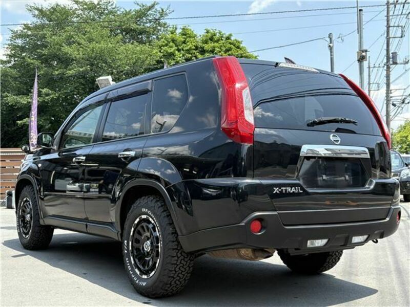 X-TRAIL