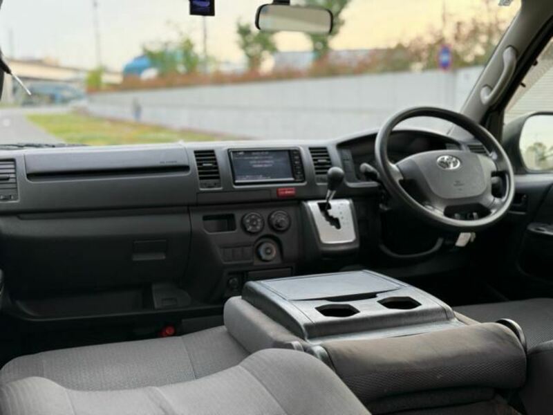 HIACE VAN-8