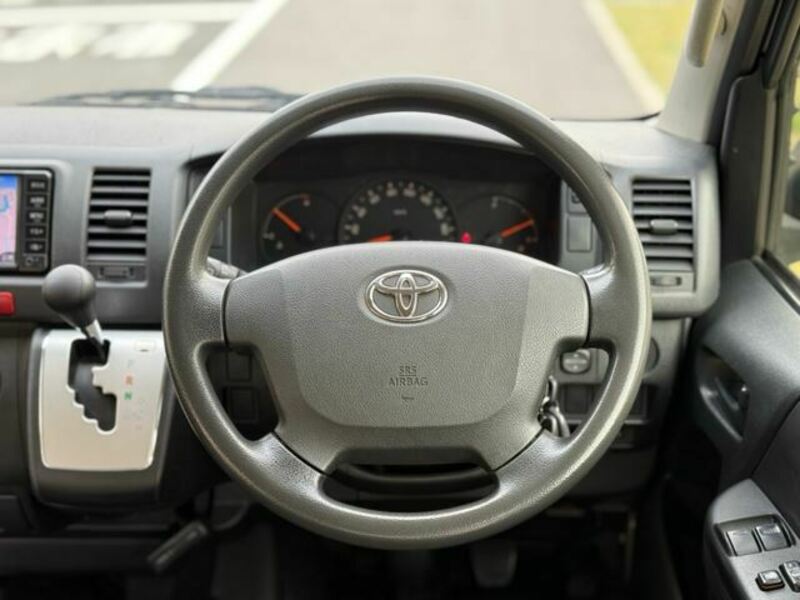 HIACE VAN-11