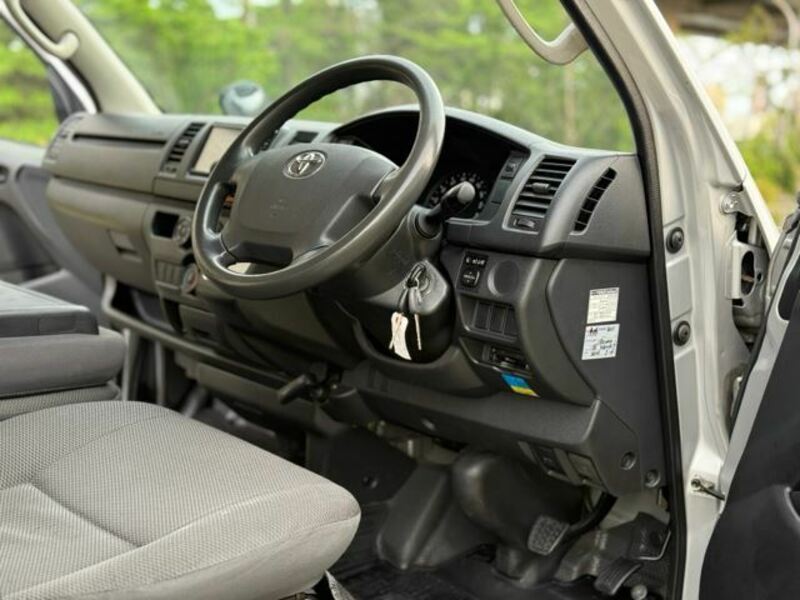 HIACE VAN-12