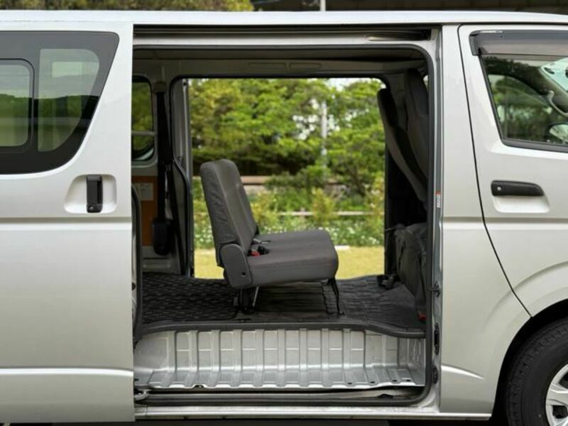 HIACE VAN-16