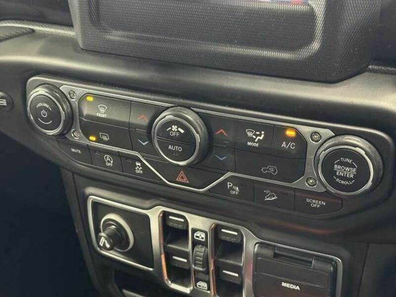 JEEP WRANGLER-11