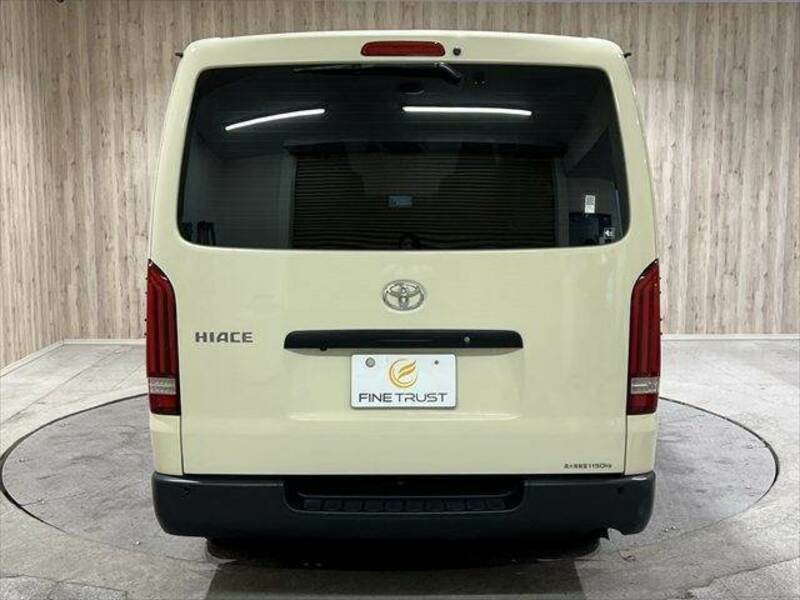 HIACE VAN