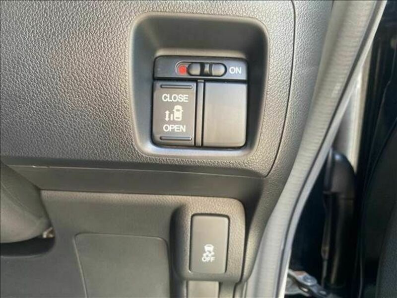 N BOX CUSTOM-11