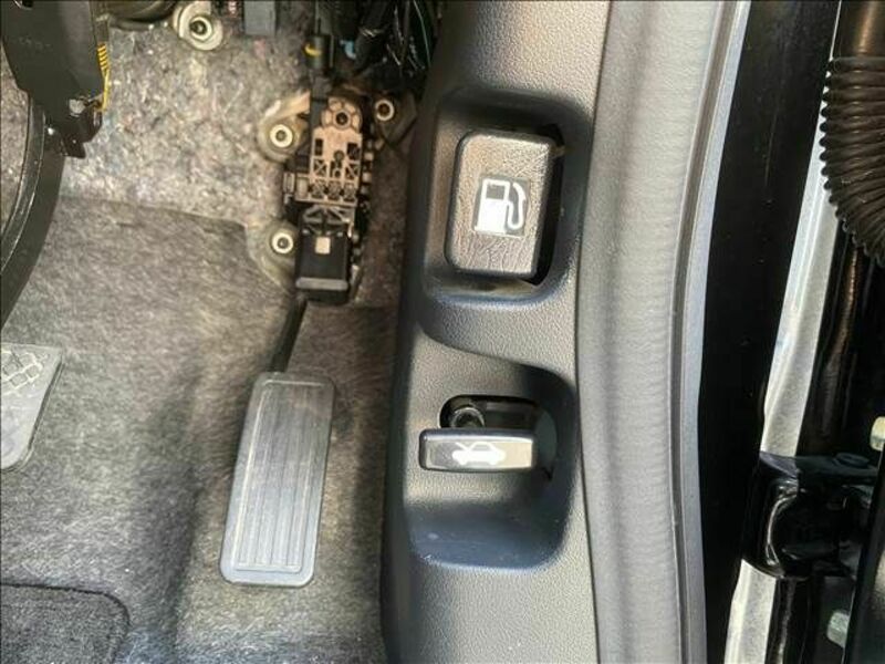 N BOX CUSTOM-12