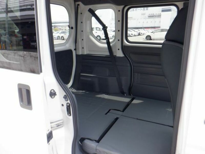 N-VAN