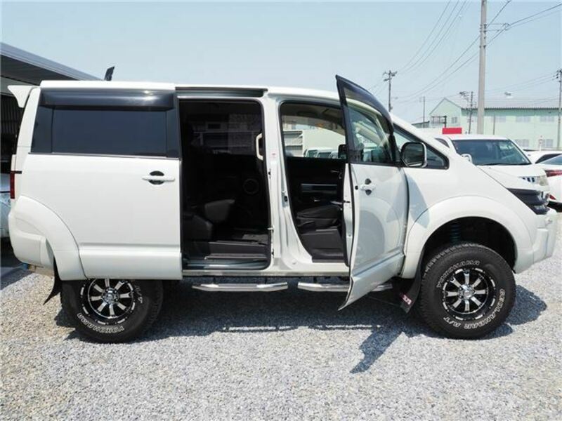 DELICA D5