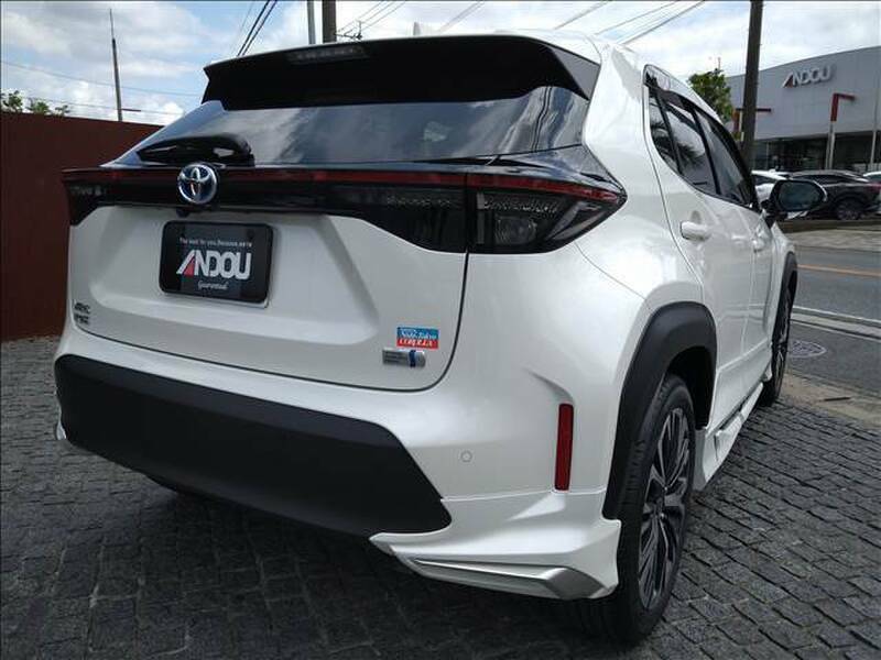YARIS CROSS