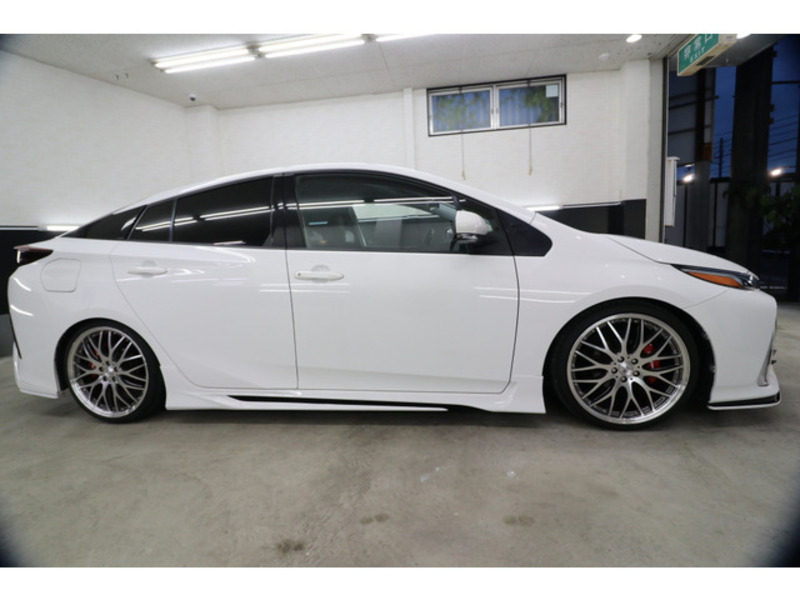 PRIUS PHV