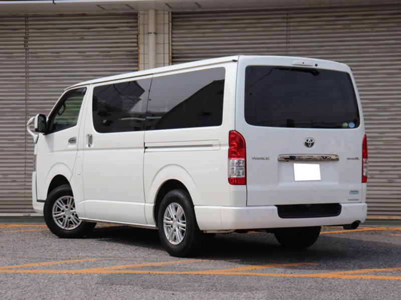 HIACE VAN