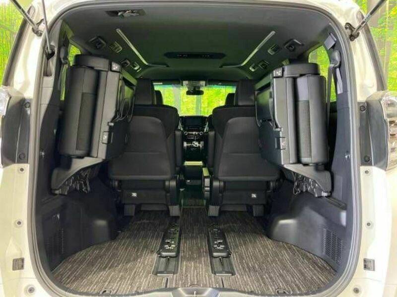 VELLFIRE-11