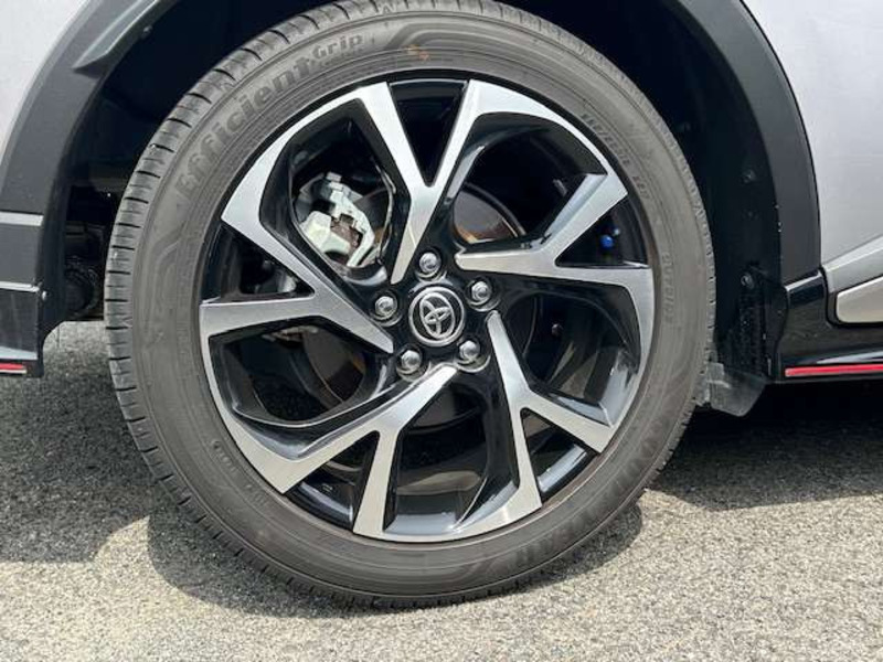 C-HR-8