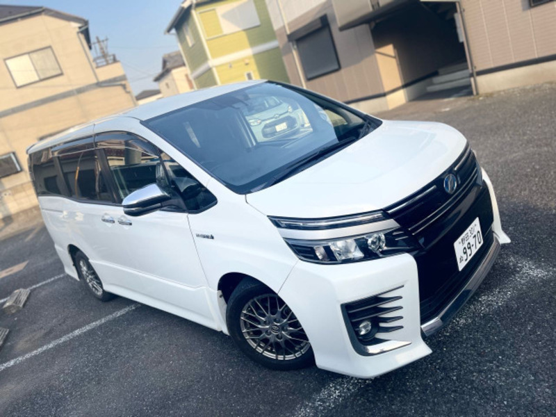 TOYOTA VOXY