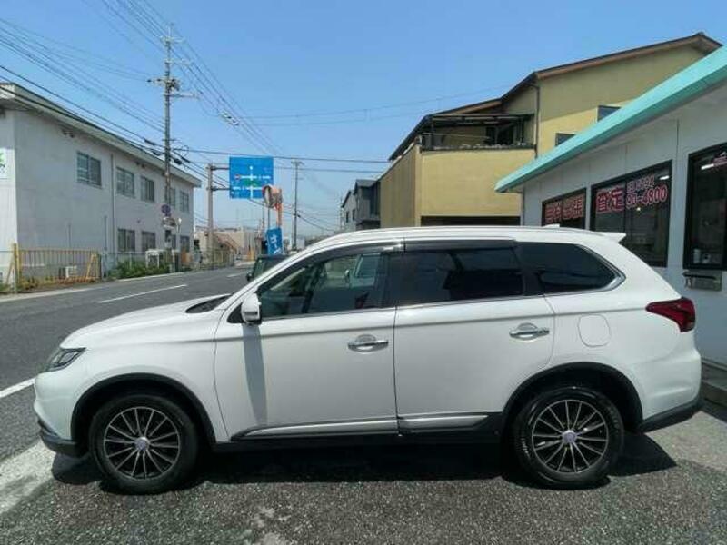 OUTLANDER-5