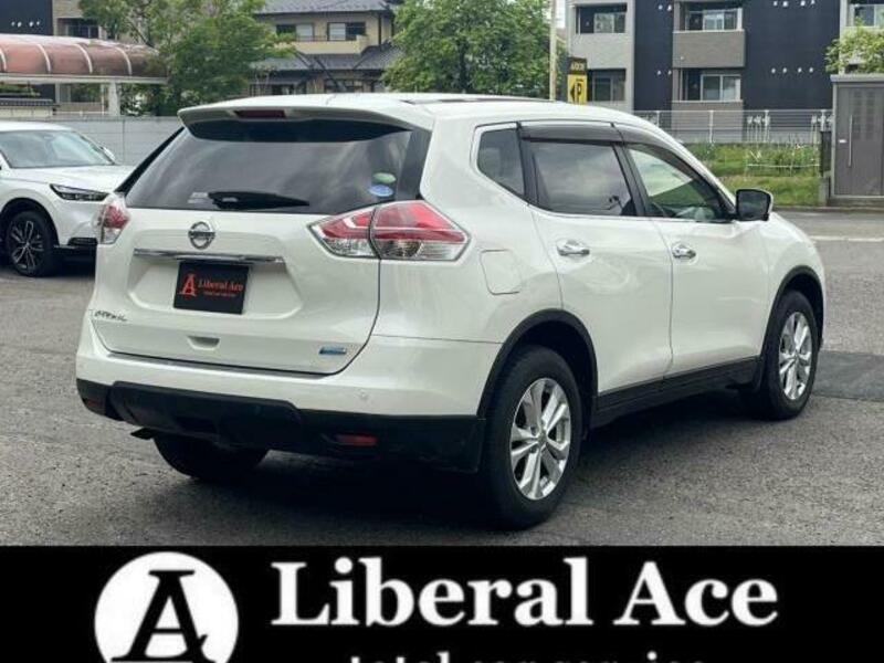X-TRAIL-1