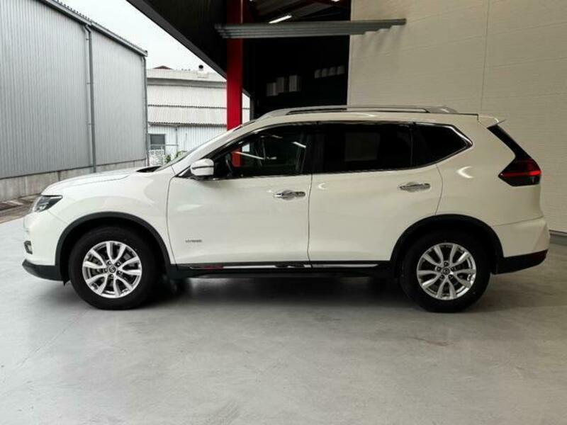 X-TRAIL-19