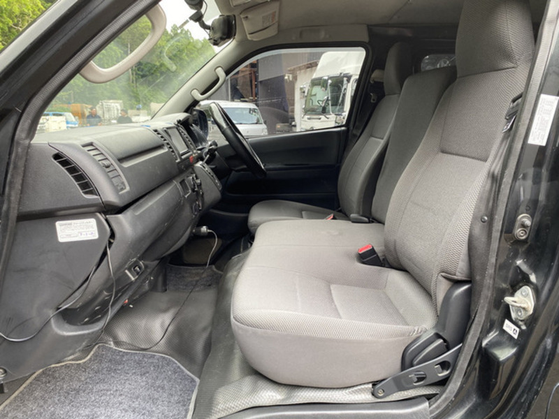 HIACE VAN-19