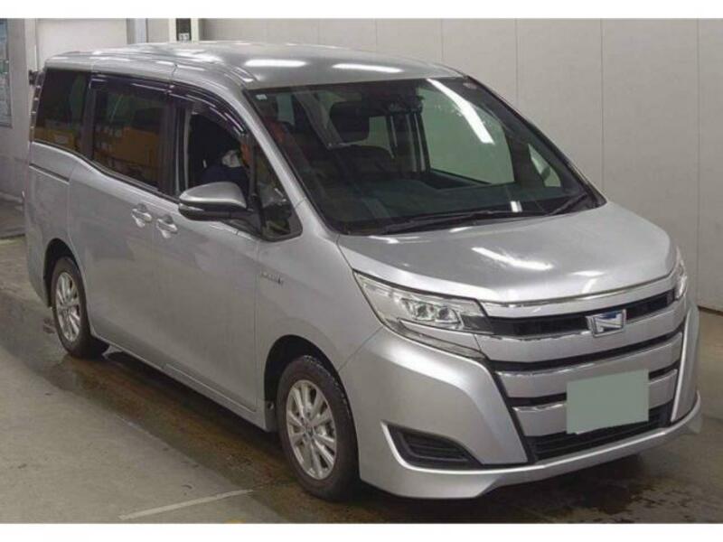 TOYOTA　NOAH