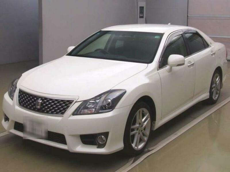 TOYOTA　CROWN