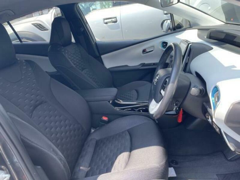 PRIUS PHV