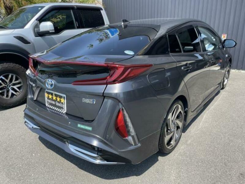 PRIUS PHV