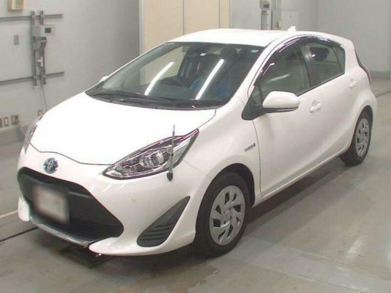 TOYOTA　AQUA