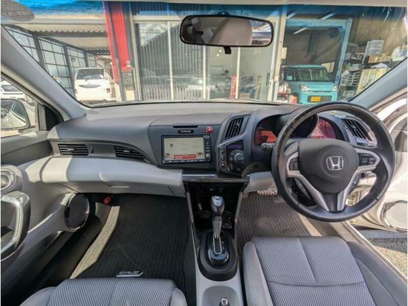 CR-Z-2