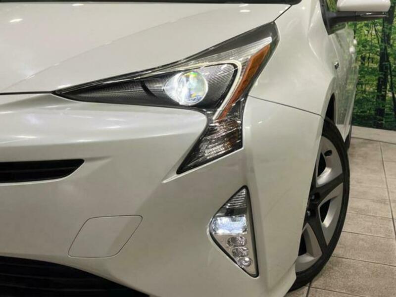 PRIUS-11