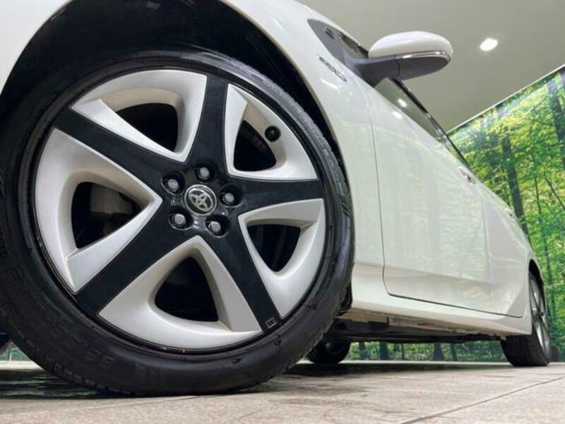 PRIUS-12