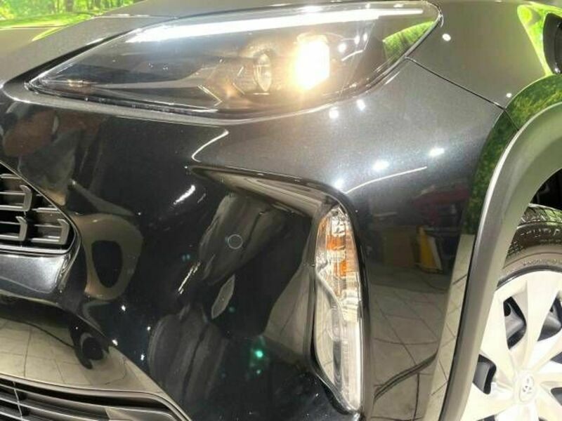 YARIS CROSS