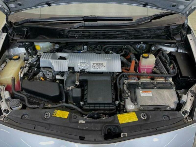 PRIUS-17