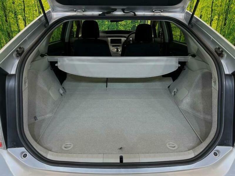 PRIUS-9