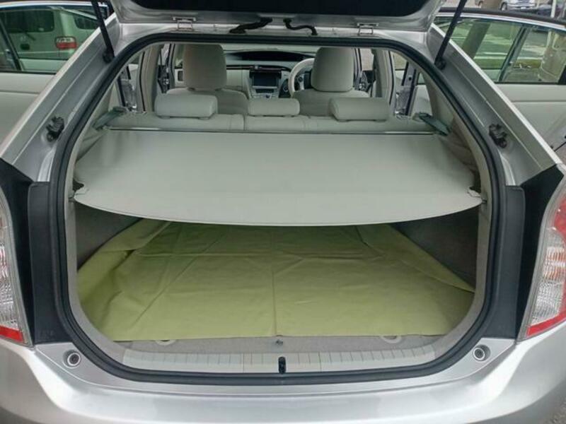 PRIUS-8