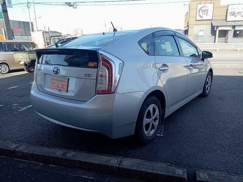PRIUS-12