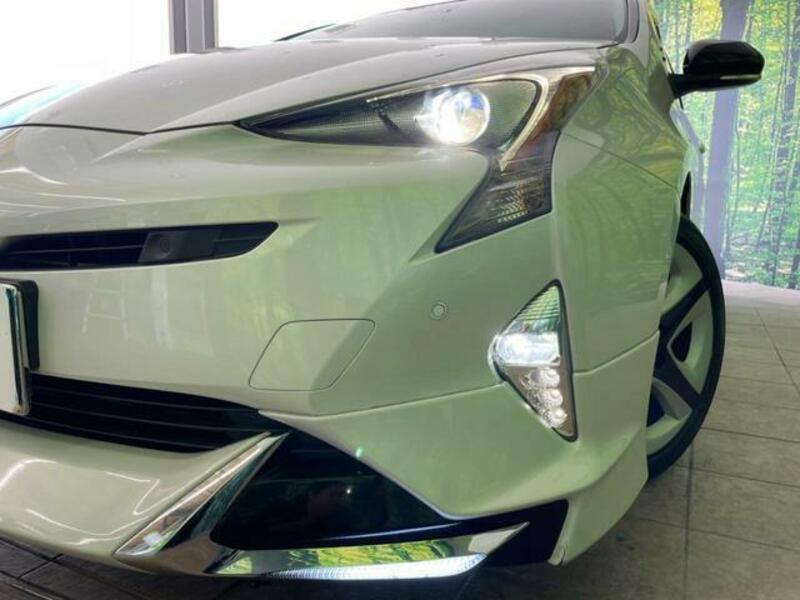 PRIUS-11