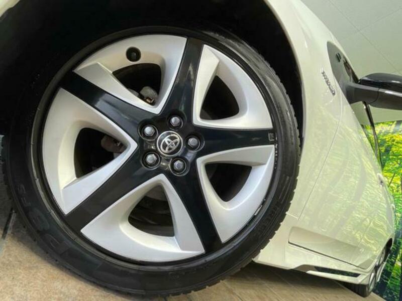PRIUS-12