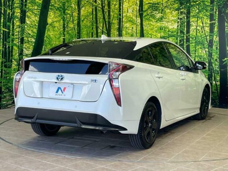 PRIUS-17