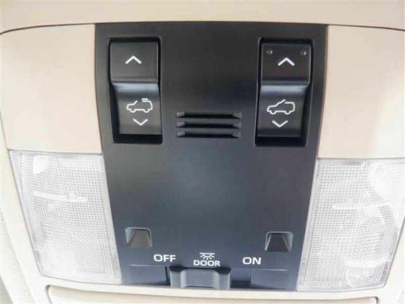 LAND CRUISER PRADO-6