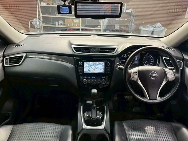 X-TRAIL-1